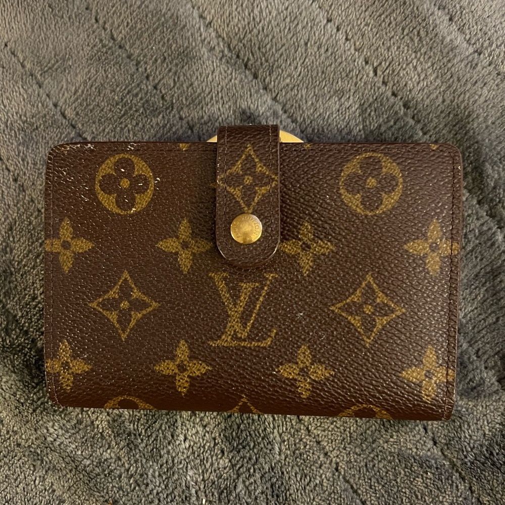 💯Authentic Preloved Louis Vuitton mono wallet